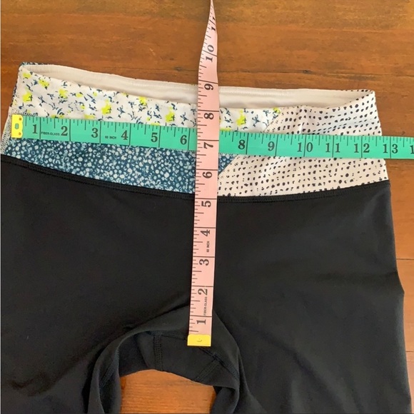 Lululemon Run Inspire Crop II Fresh Fleur Neutral - Picture 12 of 15